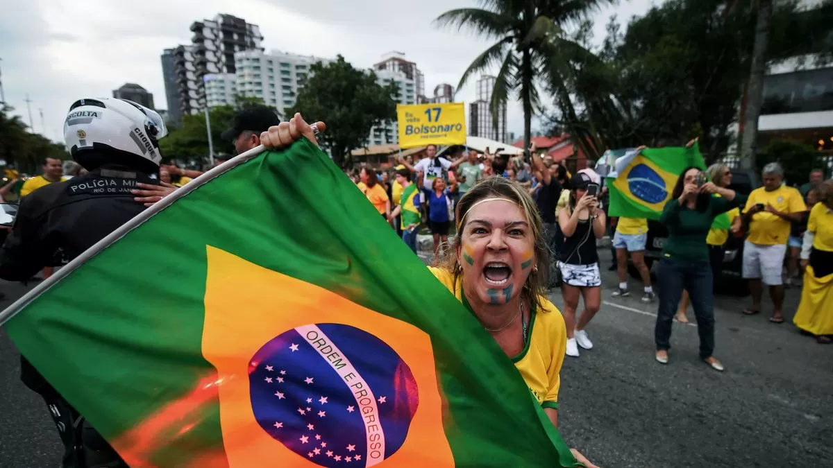 Sindicatos y movimientos sociales marchan este domingo en gato a la rebaja de la pena del expresidente Bolsonaro