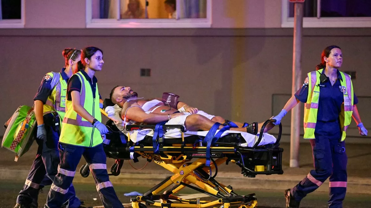 Tiroteo en la playa más popular de Australia deja al a excepción de 11 muertos; primer ministro dijo que tenía como objeto la comunidad judía