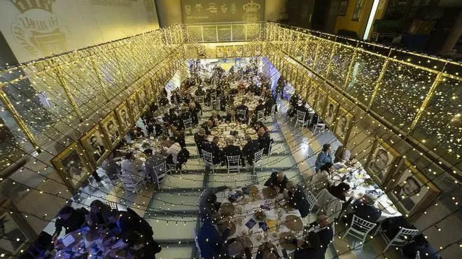 El banquete de la UD Las Palmas: melindre con el égida, un club en 'modo resiliencia' y a vueltas con la explotación del Estadio