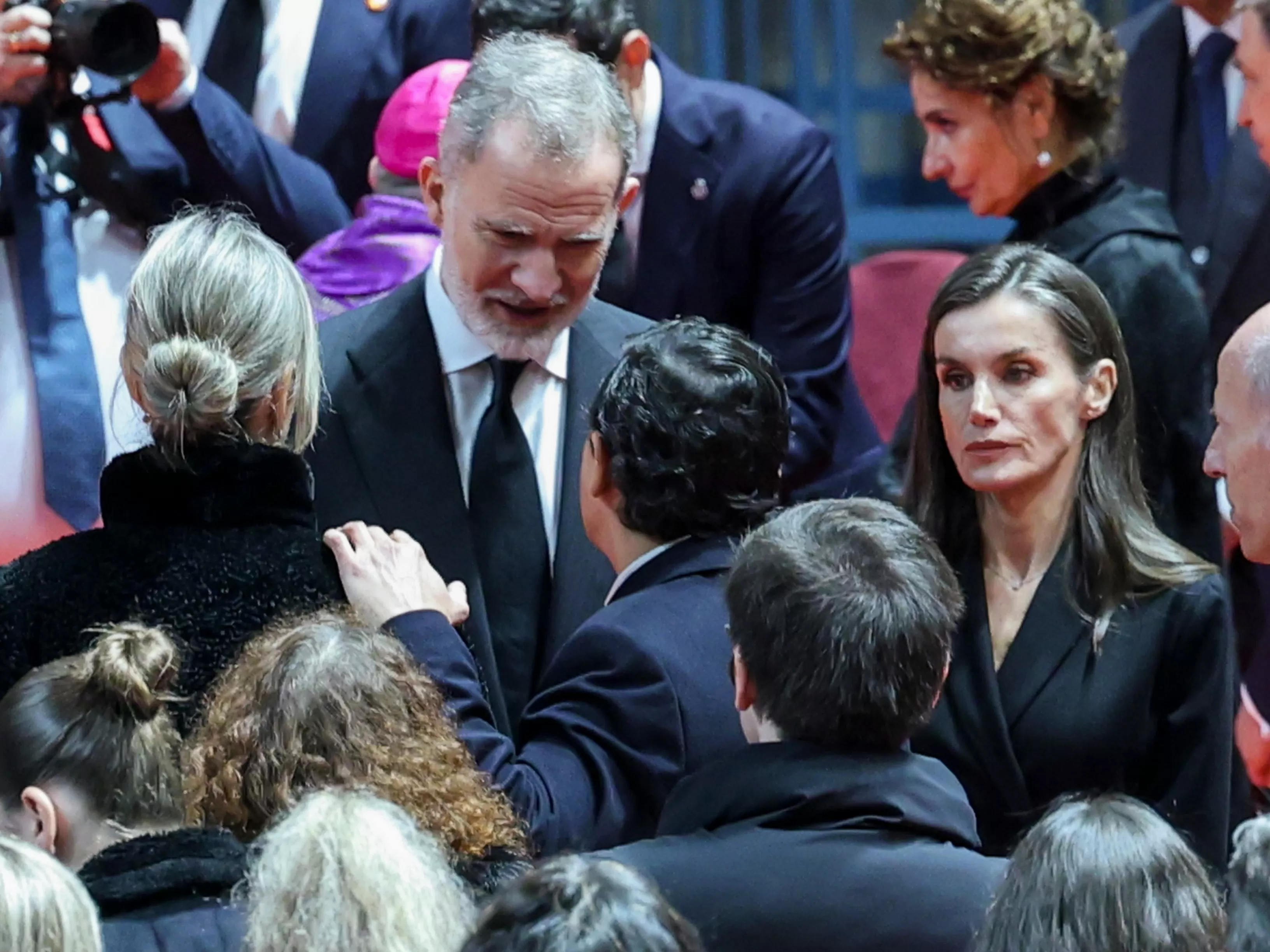 Los detalles de los reyes Felipe y Letizia con los familiares de las víctimas en Huelva