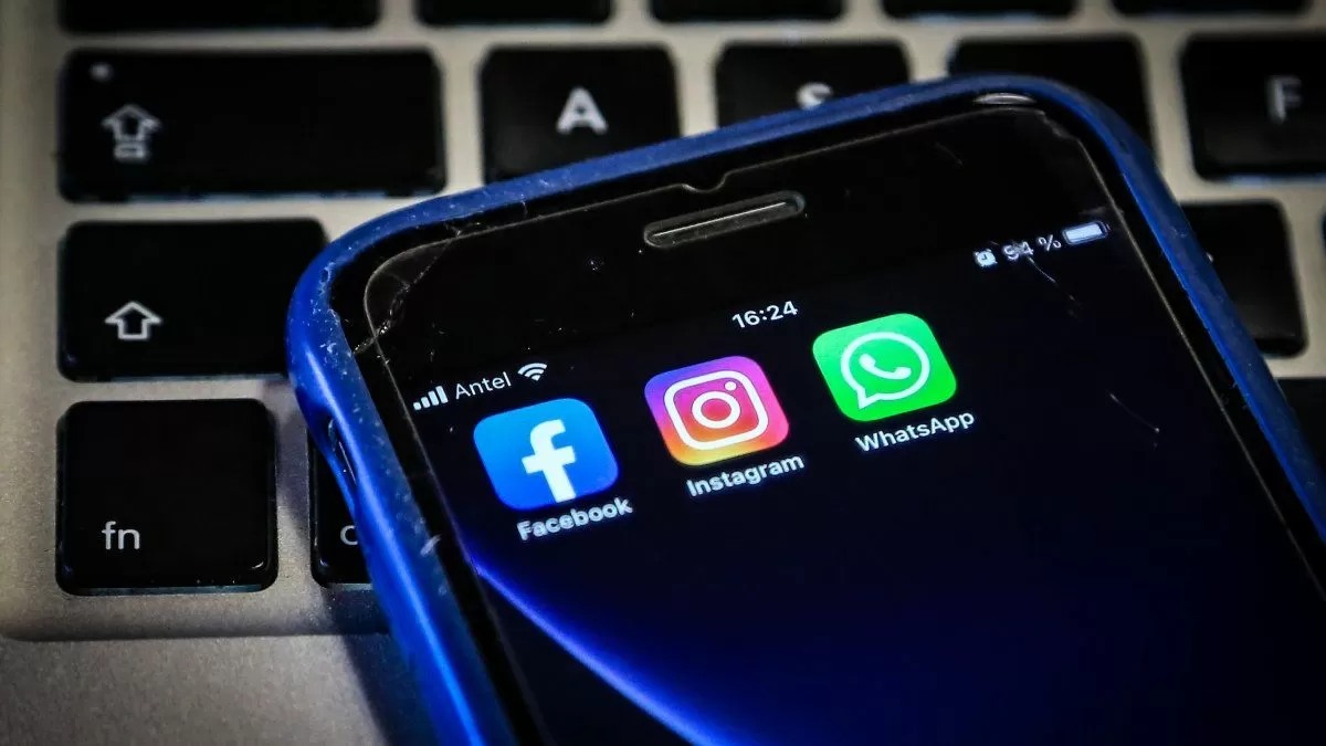Francia aprobó proyecto de ley que prohíbe a menores de 16 años el utilización de redes sociales