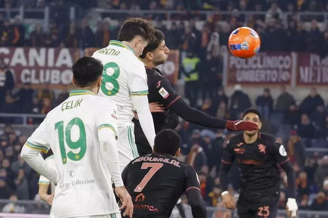 El Torino marchita el debut soñado de Antonio Arena