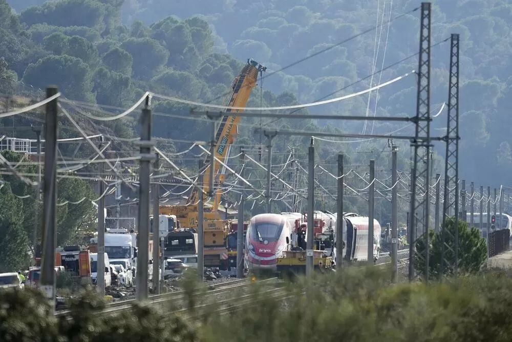 Adif reduce la velocidad máxima en la línea Madrid-Barcelona