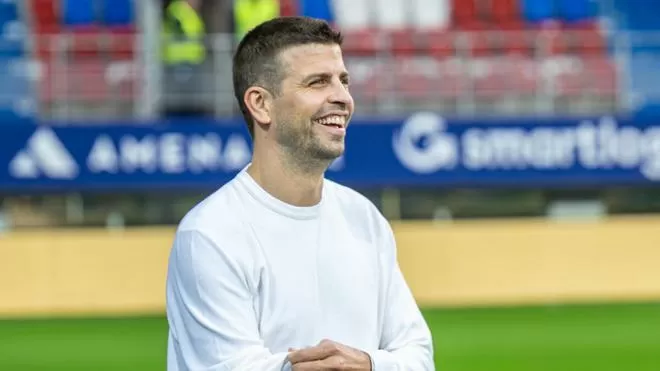 ¡en la vida tardó en llegar! La reacción de Piqué a la primera derrota del Madrid de Arbeloa