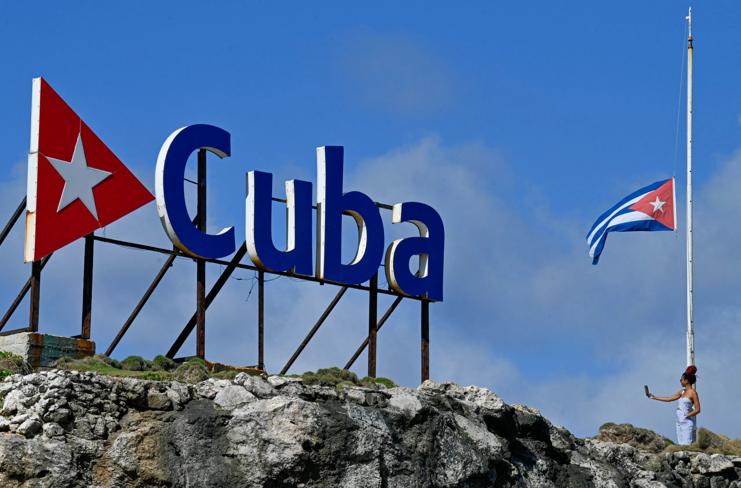 Guardacostas cubanos matan a cuatro personas en chalupa con matrícula de EEUU