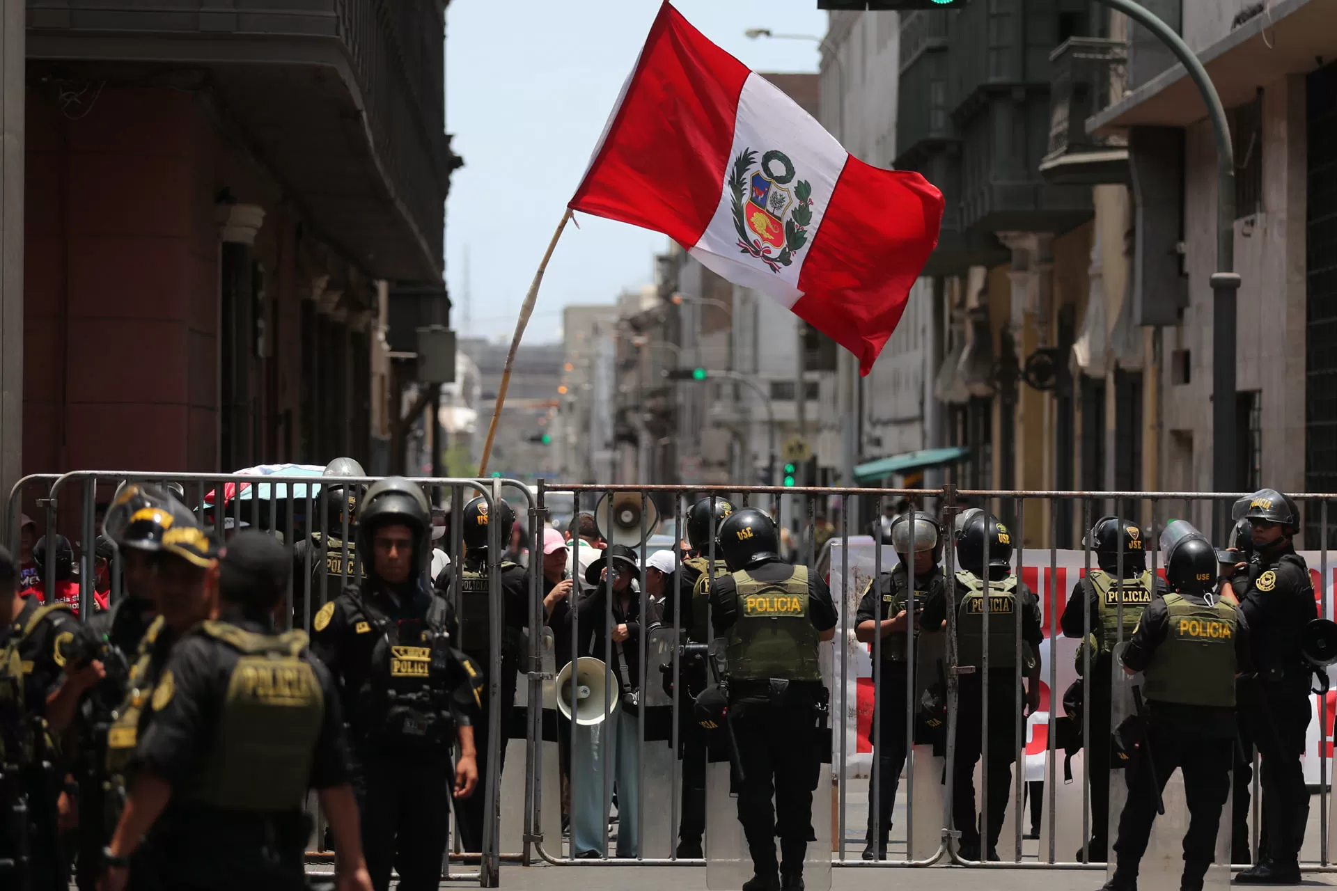 Congreso de Perú destituye al presidente interino José Jerí a segunda vez meses de las elecciones