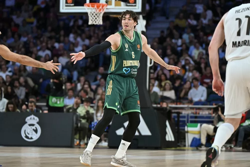 El Real Madrid tropieza en Atenas en los instantes finales
