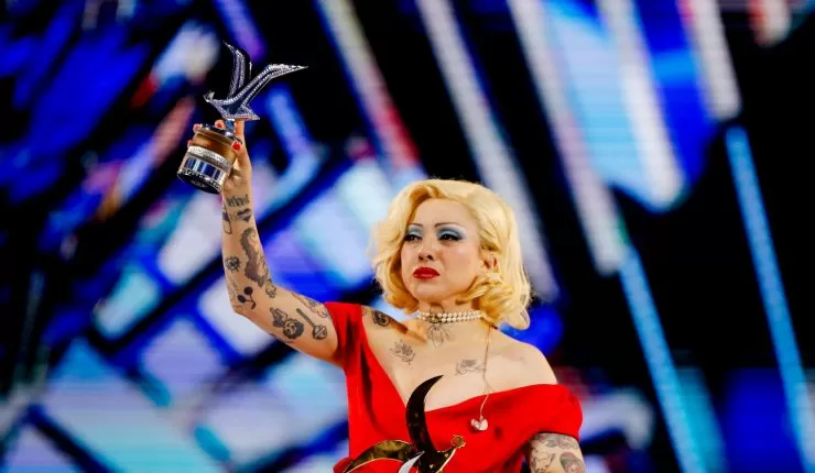 Mon Laferte recibió la Gaviota de Platino en Viña 2026