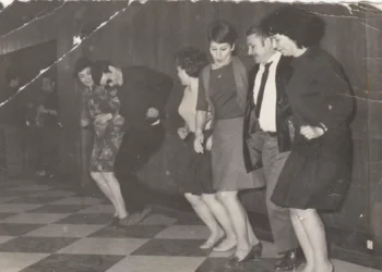 Viejas estampas familiares para contar la emigración andaluza