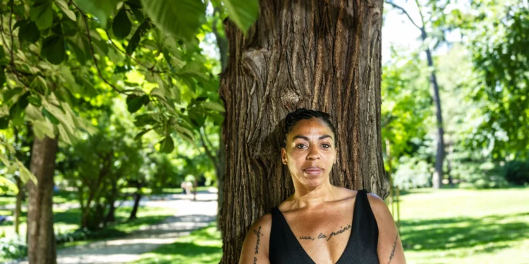 Lisette Lombé, poeta doméstico de Bélgica: “Aunque crezca la ultraderecha, no se pueden parar los avances progresistas”