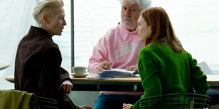 Almodóvar presenta el reparto español de su nueva película y anuncia su debut en octubre