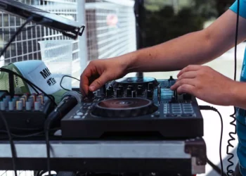 “La Música: Una Invención Imprescindible en la Humanidad”