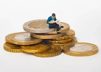 “La Economía: Una herramienta para el progreso y bienestar”