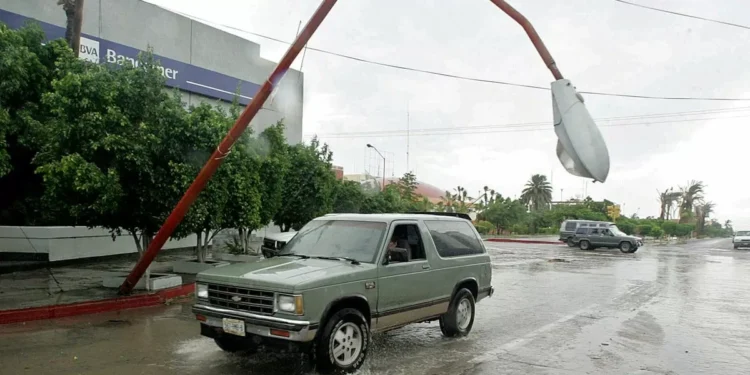 México registra dos muertes por huracán John y lanza alerta en el Caribe por inclemencia Helene