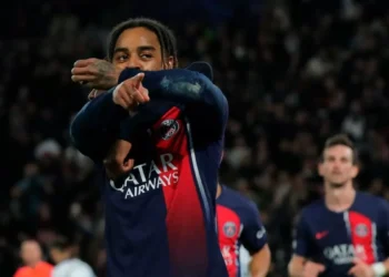 Barcola se viste de Mbappé en París
