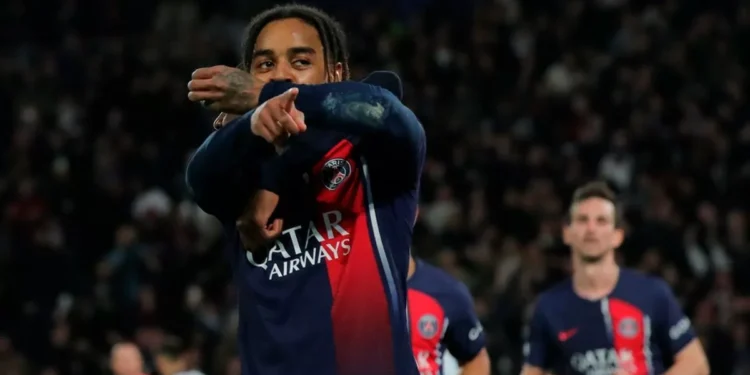 Barcola se viste de Mbappé en París