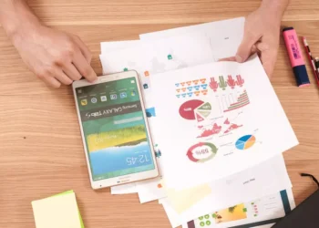 “Ramiro Rojas: Experto en Marketing y Conexión con Consumidores”