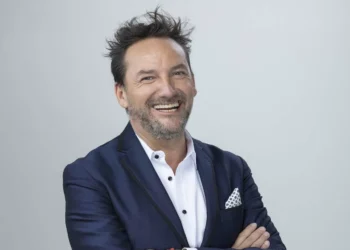 Daniel Fuenzalida celebra nominación a los Premios Martín Fierro Latino 2024