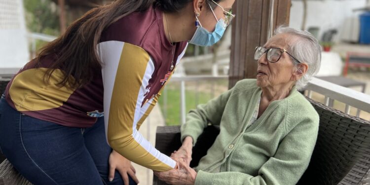 Los abuelos representan un pilar esencial para la Fundación Misael Silva Roa