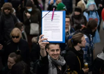 “La  Social: Mejorando Vidas en la Sociedad”