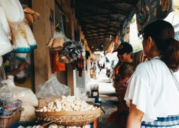 “La Economía: Motor del Progreso y Bienestar Social”