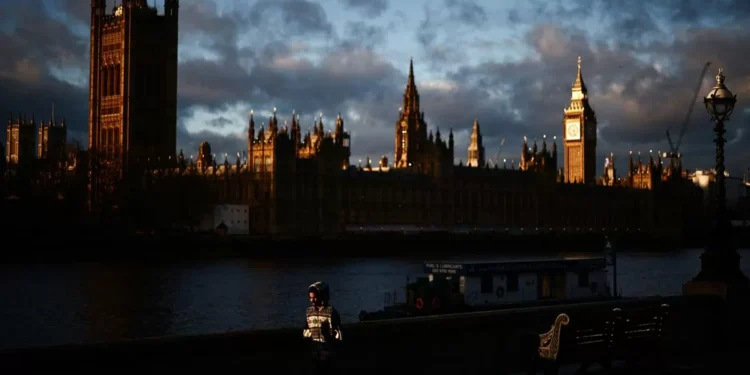 Uruguayos que viajen al Reino Unido deberán diligenciar antes una nueva autorización electrónica