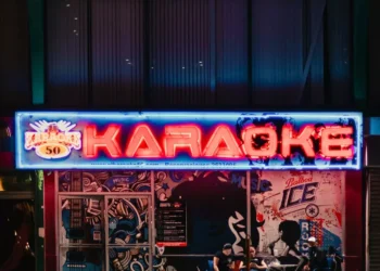 “Descubre cómo hacer de la economía algo interesante”