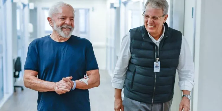 Lula da Silva presenta una “medra progresiva” tres semanas después de la cirugía