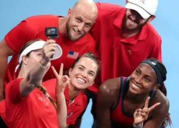 El tropiezo de Machac cita a Estados Unidos y Polonia en la final