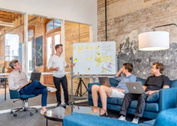 “Experiencias Positivas con Olivia Traven: Marketing Inmobiliario del Futuro”