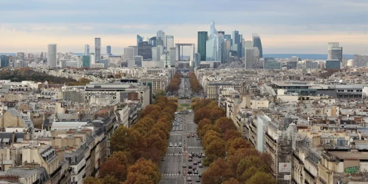 “La : Motor del Desarrollo y Progreso Social”