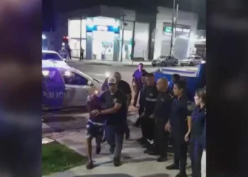 Murió pincho niña de siete años en Argentina; delincuentes robaron el auto con ella dentro