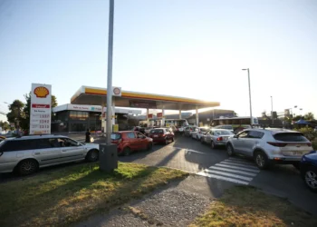 Regresa la electricidad a pimiento tras un gran apagón que apunta al sector privado