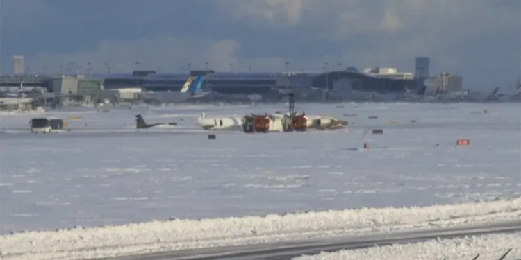Un avión de Delta se accidentó en el aeródromo de Toronto; al menos 18 personas resultaron heridas