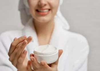 Una cucharada de Nivea y limón: el truco que ya pone en marcha average España