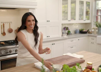 Meghan Markle comparte el detalle más íntimo de su casa con un zasca a la Casa empírico Británica