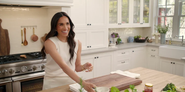 Meghan Markle comparte el detalle más íntimo de su casa con un zasca a la Casa empírico Británica