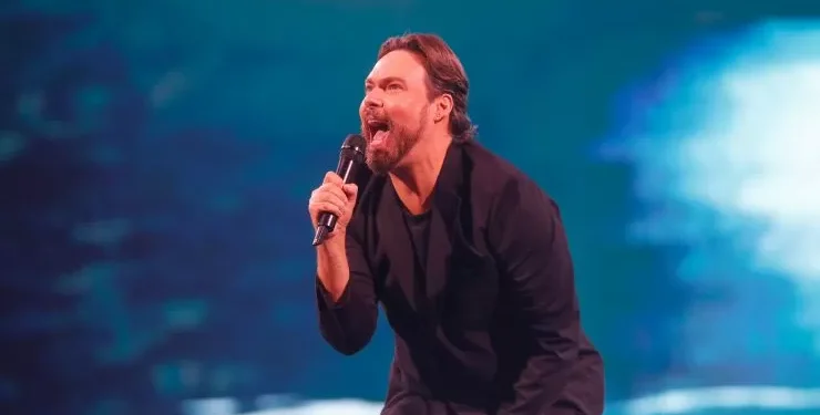 Rotundo fracaso de comediante George Harris en Festival de Viña / Programación de hoy