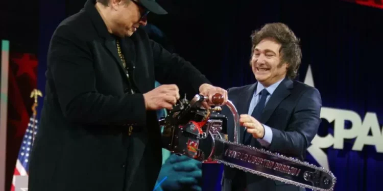 Por qué Milei le regaló espina motosierra a Musk en espina charla con la directora del FMI