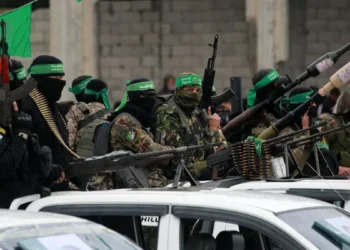 Israel retrasa la liberación de presos palestinos, tras la devolución de seis rehenes