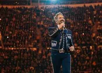 Alejandro Fernández presenta «A Mi Manera” en vivo desde la monumental foro De Toros México