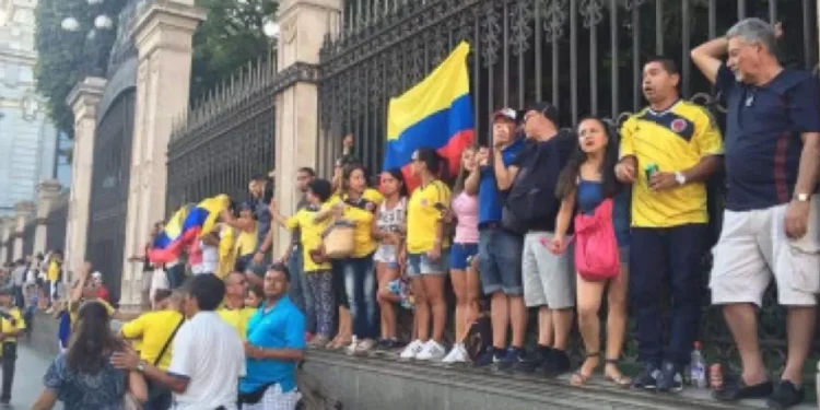 ¿Cómo se ha inmóvil la diáspora de colombianos en España?