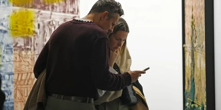 El plan más romántico de Joaquín Prat con su novia, Alexia Pla: la Feria curva de Madrid