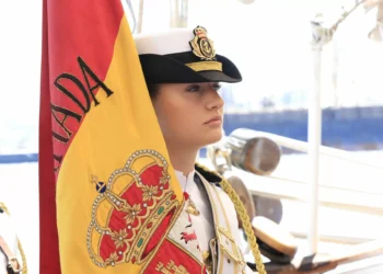 La Princesa Leonor sigue los pasos del rey Felipe VI en la jura de enseña del Juan Sebastian Elcano en Montevideo (Uruguay)