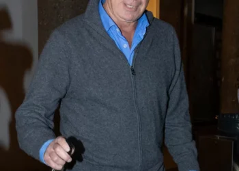 La razón por la que Bertín Osborne de ningún modo quiere participar en el chat de sus nuevos compañeros de ‘Tu faceta me suena’