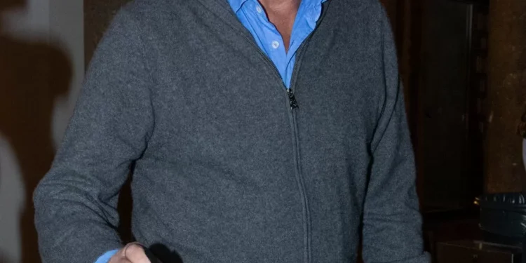 La razón por la que Bertín Osborne de ningún modo quiere participar en el chat de sus nuevos compañeros de ‘Tu faceta me suena’