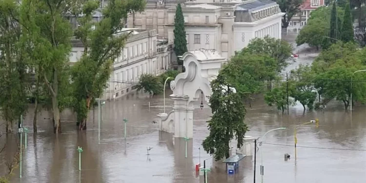 Argentina: inundaciones en Bahía Blanca dejan varios fallecidos