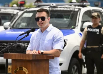 Dólar es ratificado como moneda única en Ecuador por el presidente