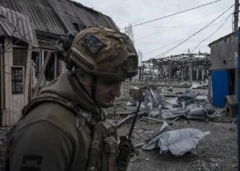 Estados Unidos dice que tiene a sus mejores negociadores trabajando por la alto el fuego en Ucrania