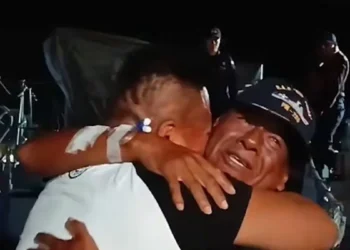 Pescador peruano rescatado tras naufragar por 94 días fue dado de alta